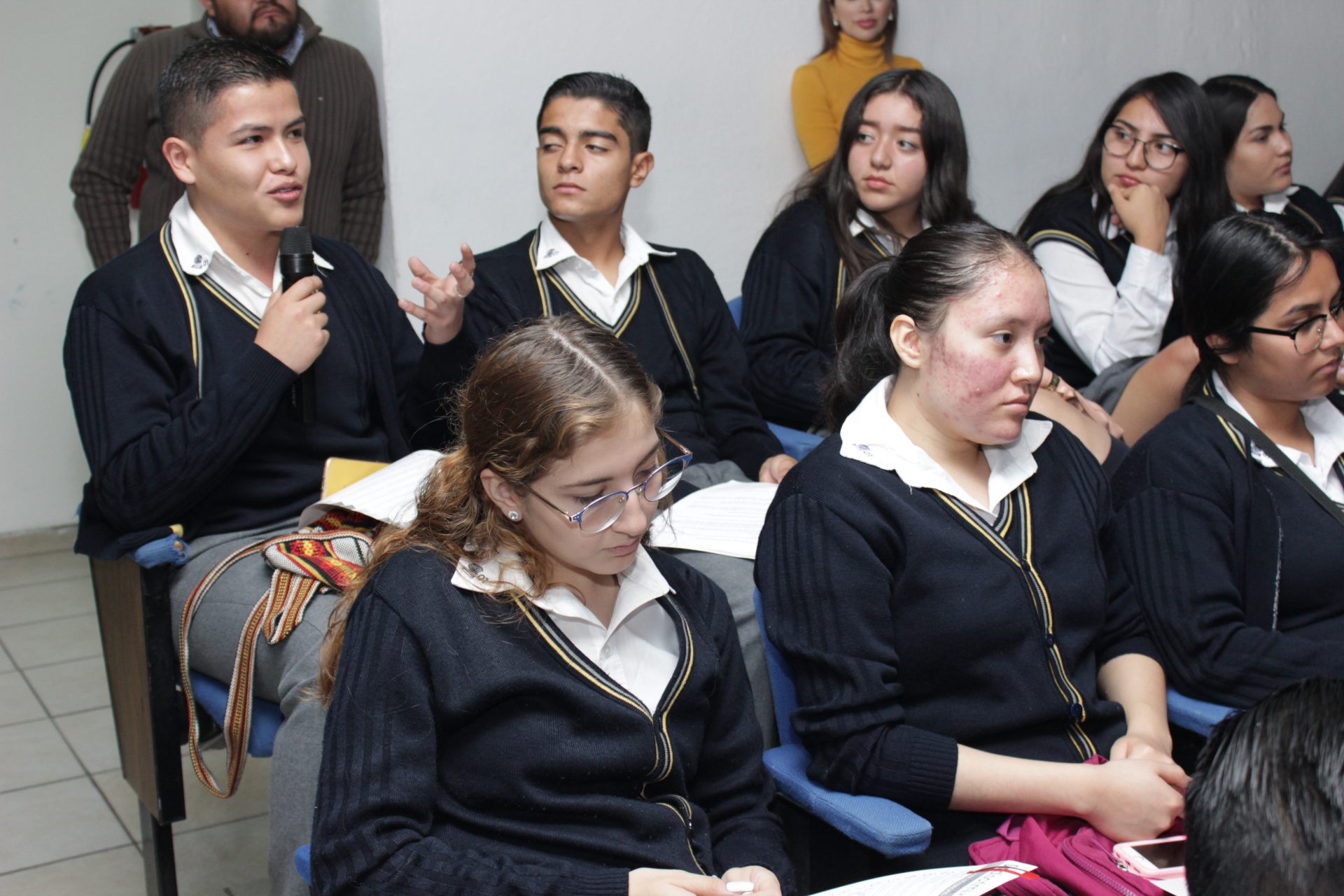 Participan Adolescentes Del Colegio De Bachilleres En El Conversatorio De Jóvenes 2019 0543